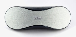 Design-Vorderansicht eines Lautsprechers der per Bluetooth angesteuert wird.