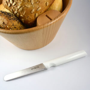 Das Messer des VIVESS Brotkorbs ist Teile des Sets und kann einfach aus der Messerstation entnommen werden.