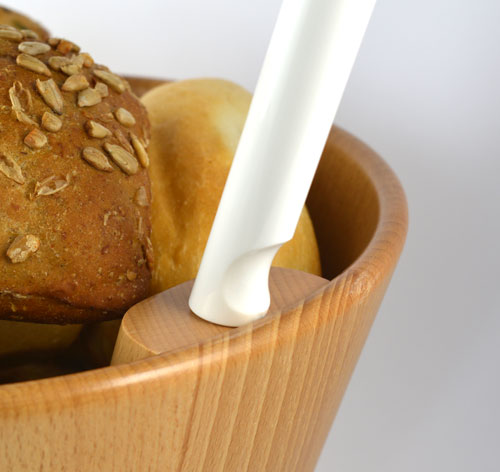 Eine Innovative Idee! Brotkorb mit Messerstation und Messer.